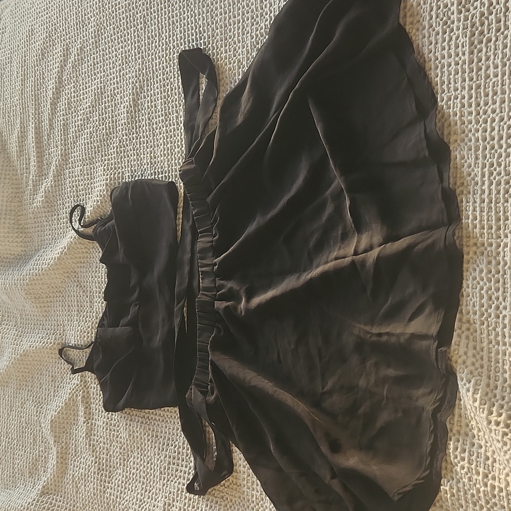 Clothes - Picture 5 of 5